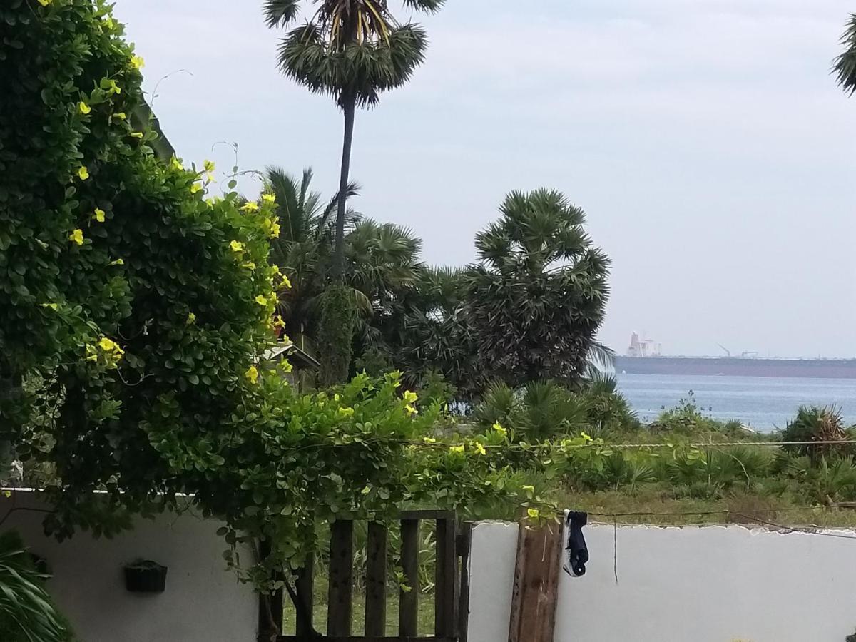 Dot Bey Beach Cabana Trincomalee Exterior photo