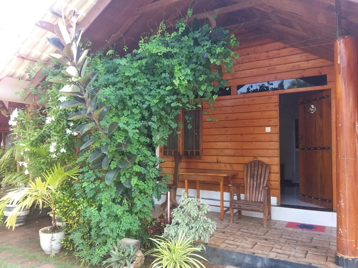 Dot Bey Beach Cabana Trincomalee Exterior photo