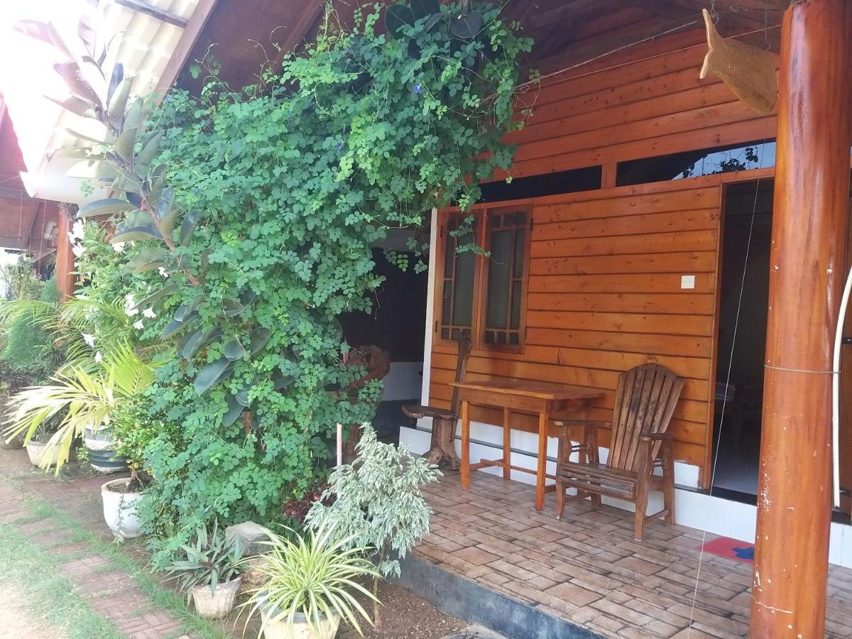 Dot Bey Beach Cabana Trincomalee Exterior photo